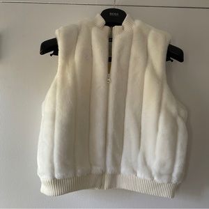 Old Navy Girls White Zip-Up Faux Fur Vest - Size 16 Girls